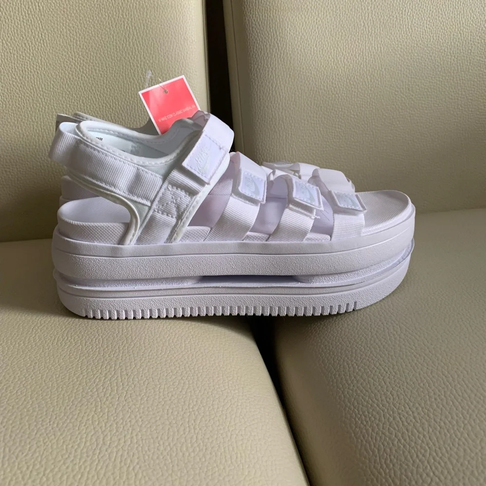NWOB (WMNS) Nike Icon Classic
Sports White Sandals DH0223-100 - Picture 9 of 16